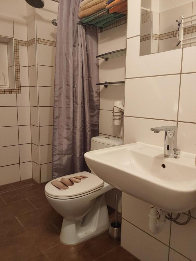 Kleines Zuhause Apartment Магдебург Екстериор снимка