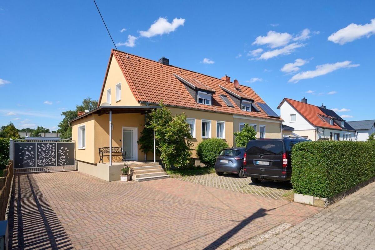 Kleines Zuhause Apartment Магдебург Екстериор снимка
