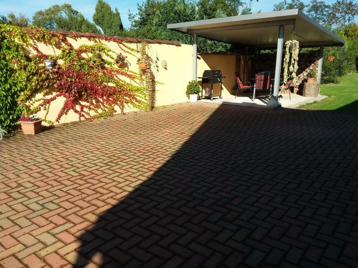 Kleines Zuhause Apartment Магдебург Екстериор снимка