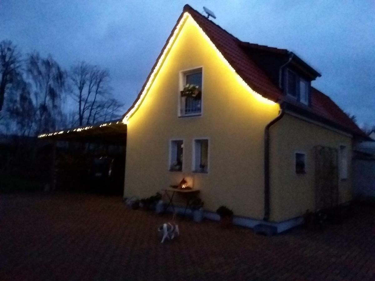 Kleines Zuhause Apartment Магдебург Екстериор снимка