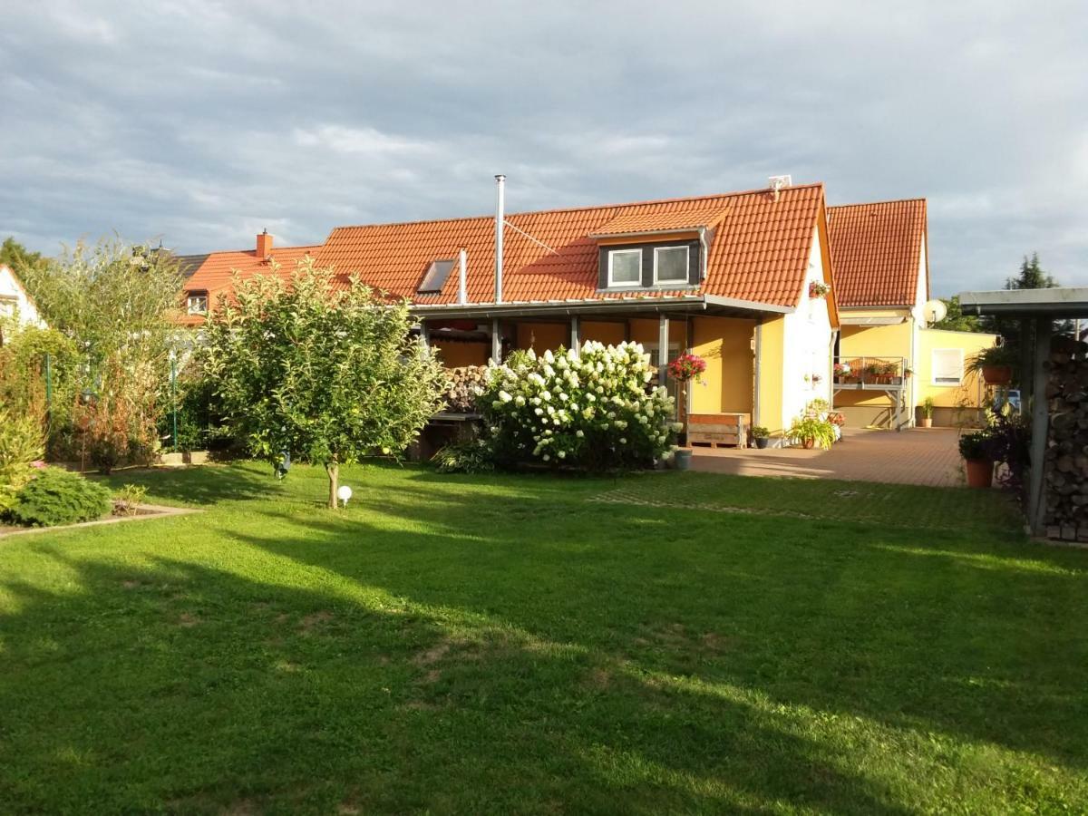 Kleines Zuhause Apartment Магдебург Екстериор снимка